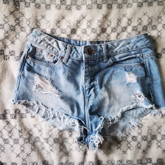 H&M Ripped Jean Shorts - Picture 1 of 3